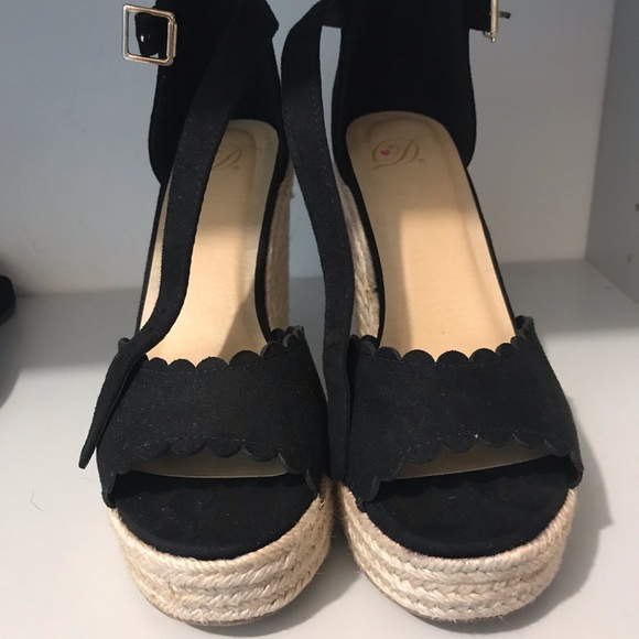 Shoes - 🖤Black Wedges🖤
